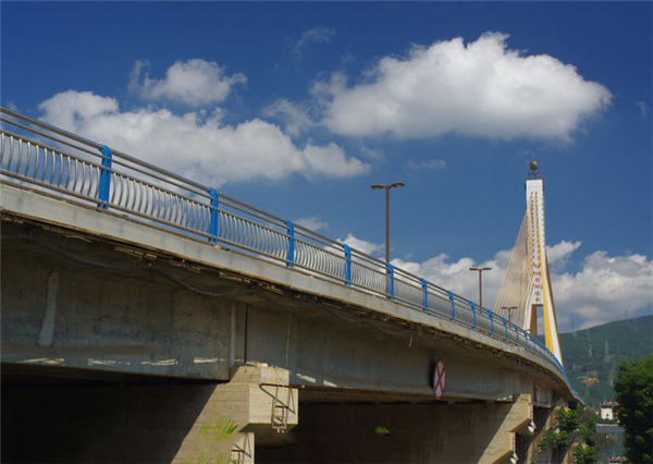 鹰潭304不锈钢桥梁护栏：安全、耐用与美观的完美结合
