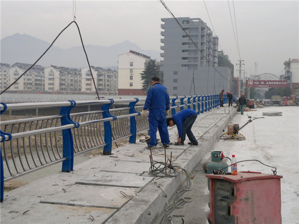 鹰潭不锈钢复合管护栏常见问题及解决方案